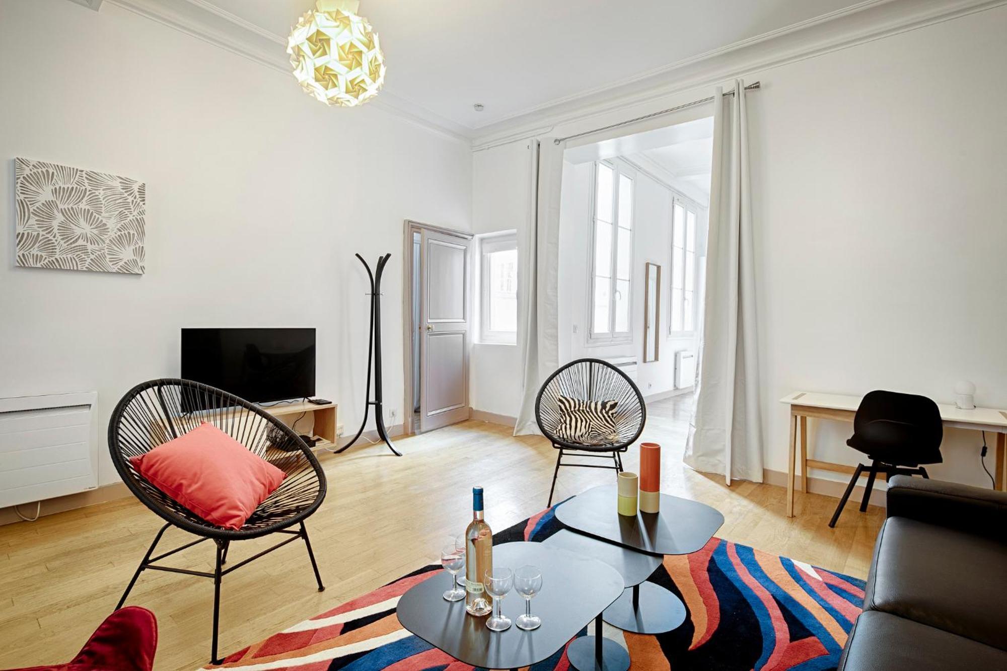 123Paris City Room photo
