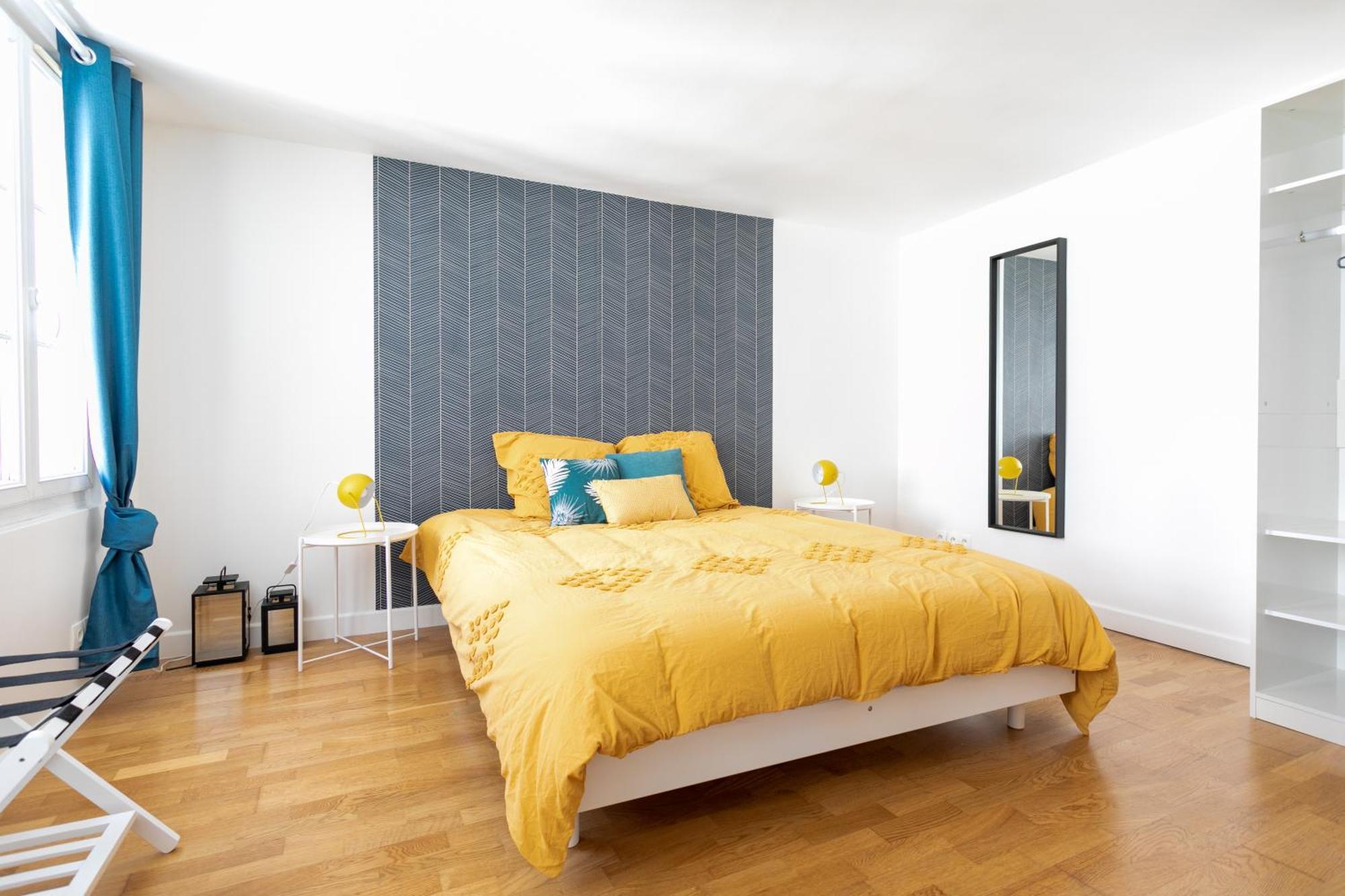 123Paris City Room photo