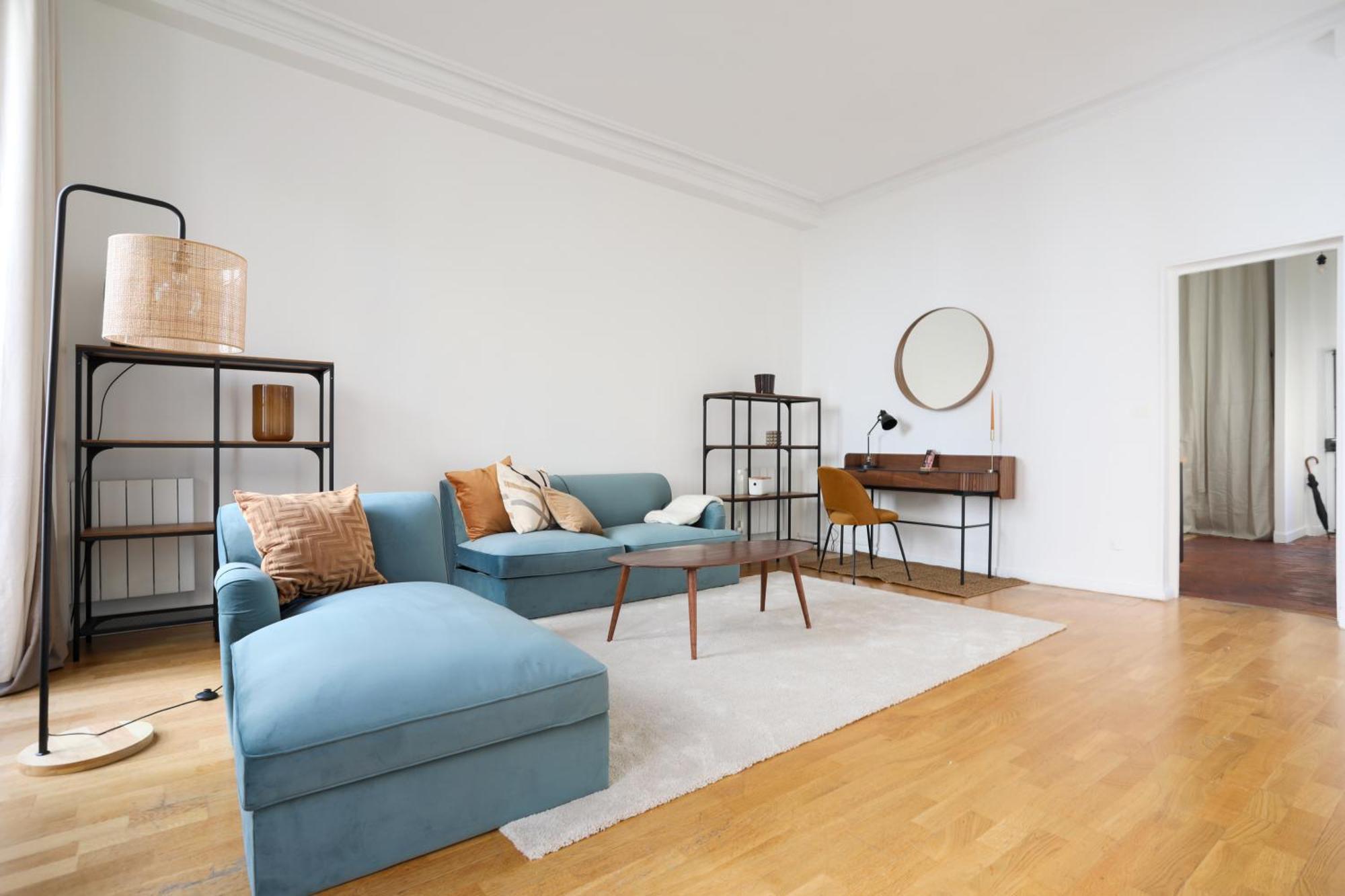 123Paris City Room photo