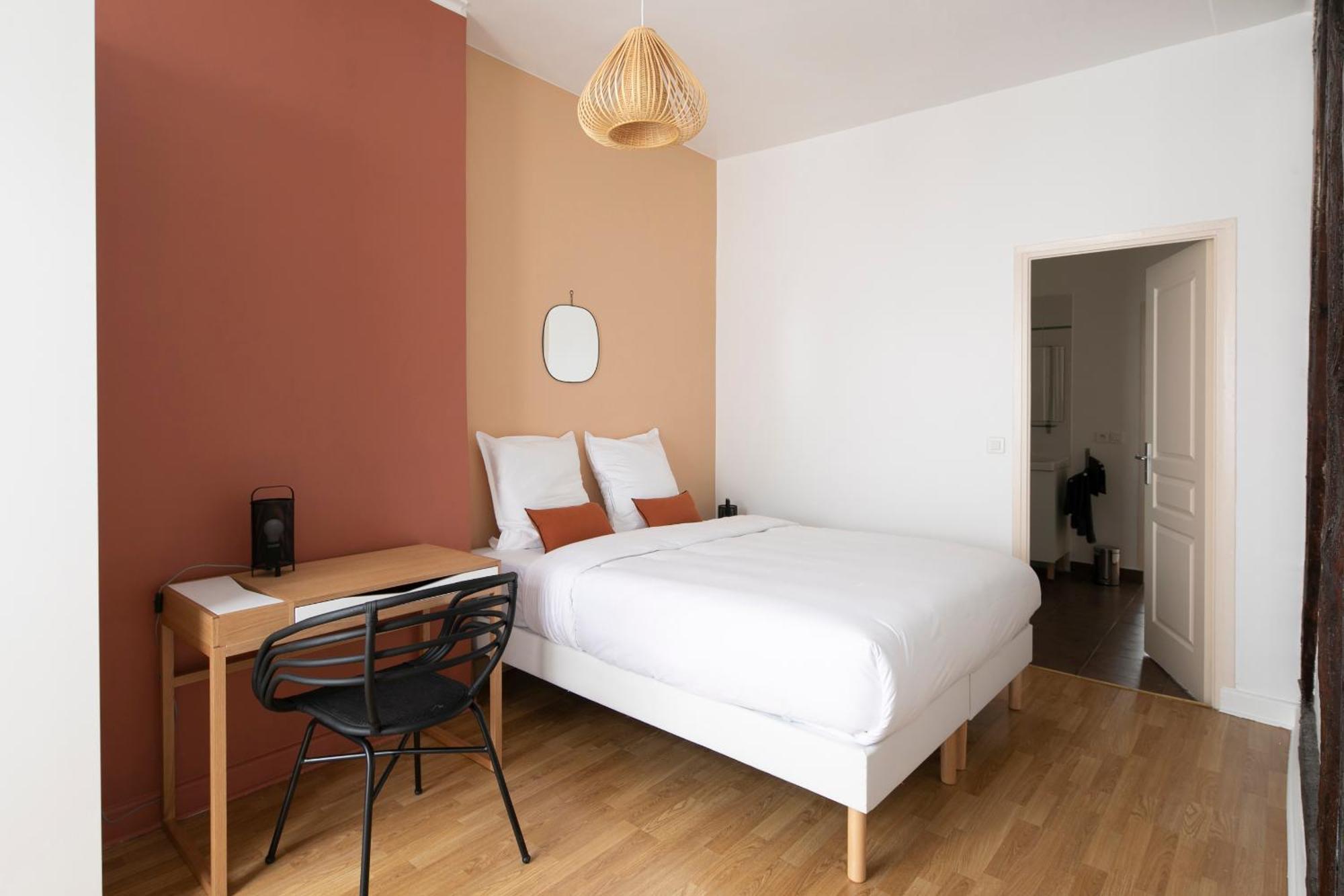 123Paris City Room photo